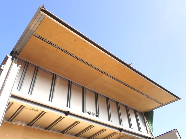 日野レンジャーアルミウイング中型（4t）[写真16]