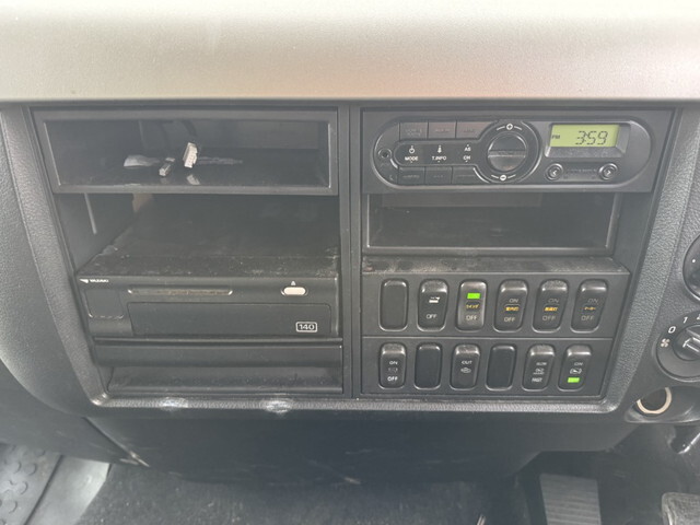 三菱ふそうファイターアルミウイング中型（4t）[写真12]