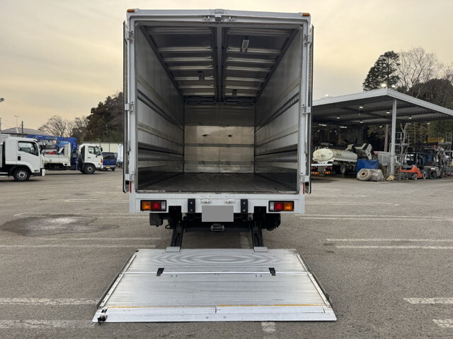 三菱ふそうファイターアルミウイング中型（4t）[写真18]