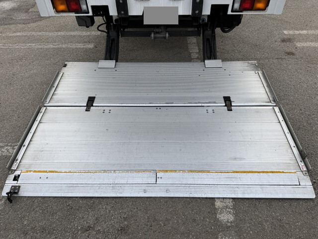 三菱ふそうファイターアルミウイング中型（4t）[写真19]