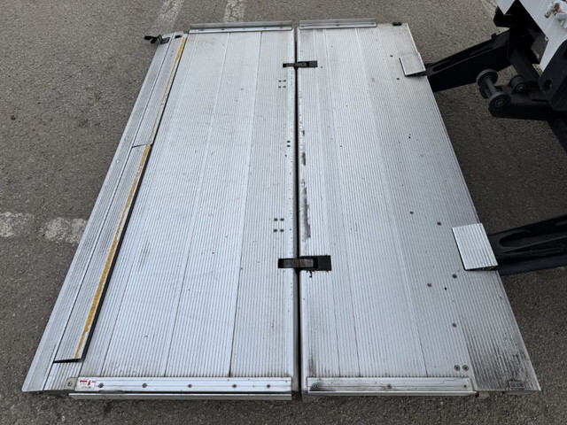 三菱ふそうファイターアルミウイング中型（4t）[写真20]