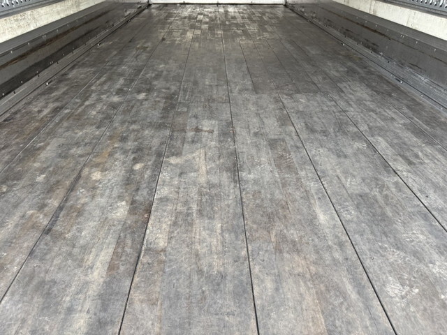 三菱ふそうファイターアルミウイング中型（4t）[写真22]