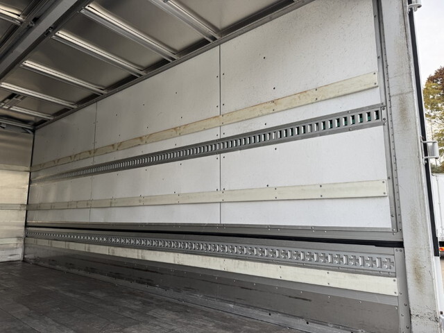 三菱ふそうファイターアルミウイング中型（4t）[写真24]