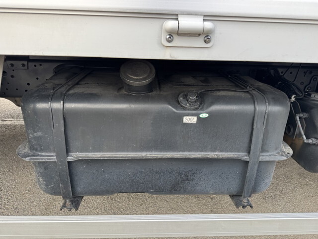 三菱ふそうファイターアルミウイング中型（4t）[写真32]