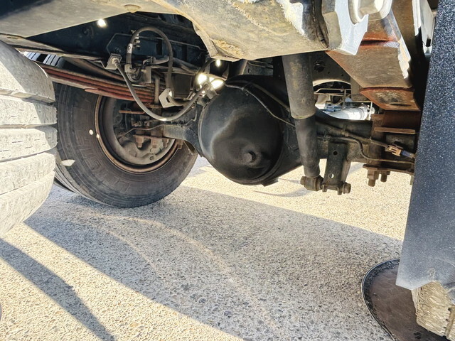 いすゞエルフ平ボディ小型（2t・3t）[写真12]