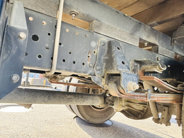 いすゞエルフ平ボディ小型（2t・3t）[写真17]