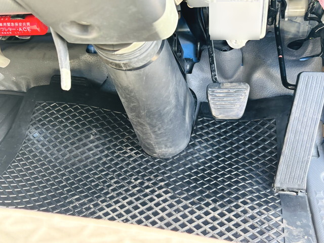 いすゞエルフ平ボディ小型（2t・3t）[写真30]