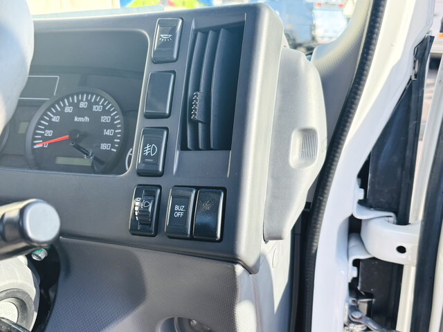 いすゞエルフ平ボディ小型（2t・3t）[写真31]