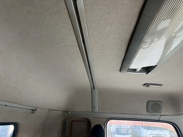 UDトラックスクオンダンプ大型（10t）[写真14]