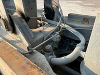 UDトラックスクオンダンプ大型（10t）[写真30]