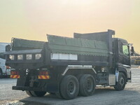 UDトラックスクオンダンプ大型（10t）[写真02]