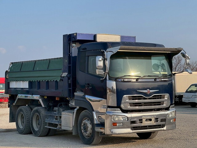 UDトラックスクオンダンプ大型（10t）[写真03]