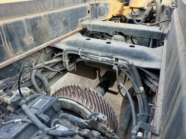 UDトラックスクオンダンプ大型（10t）[写真30]