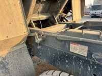 UDトラックスクオンダンプ大型（10t）[写真35]