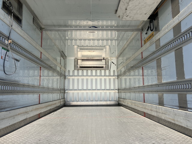 いすゞフォワード冷凍車（冷蔵車）中型（4t）[写真12]