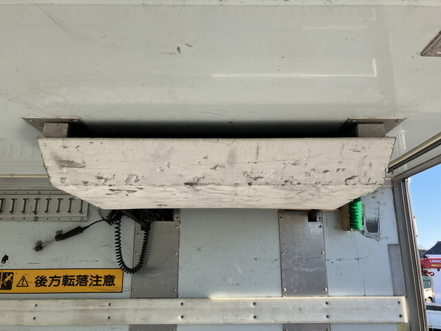 いすゞフォワード冷凍車（冷蔵車）中型（4t）[写真17]