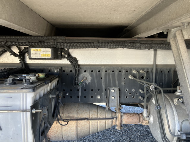 いすゞフォワード冷凍車（冷蔵車）中型（4t）[写真27]