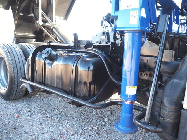 いすゞエルフクレーン3段小型（2t・3t）[写真16]