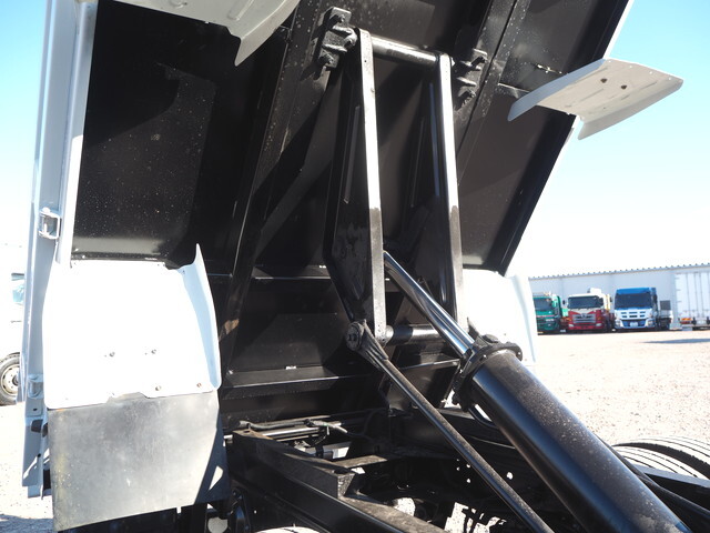 いすゞエルフクレーン3段小型（2t・3t）[写真17]