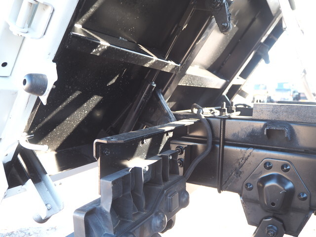 いすゞエルフクレーン3段小型（2t・3t）[写真26]