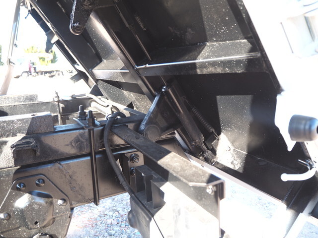 いすゞエルフクレーン3段小型（2t・3t）[写真29]