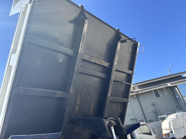 いすゞフォワードダンプ中型（4t）[写真11]