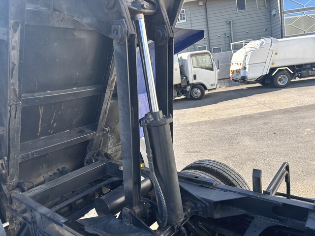 いすゞフォワードダンプ中型（4t）[写真12]