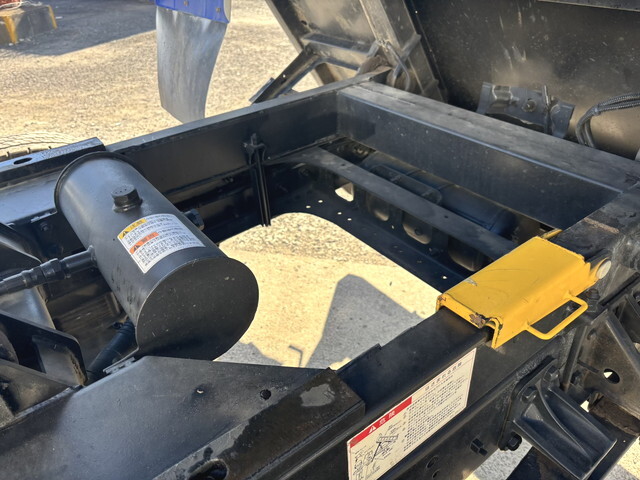 いすゞフォワードダンプ中型（4t）[写真14]