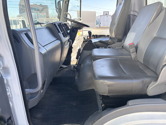 いすゞフォワードダンプ中型（4t）[写真39]