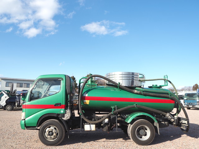 日野デュトロバキュームカー小型（2t・3t）[写真03]