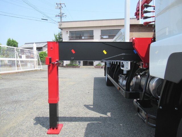 三菱ふそうファイタークレーン4段中型（4t）[写真12]