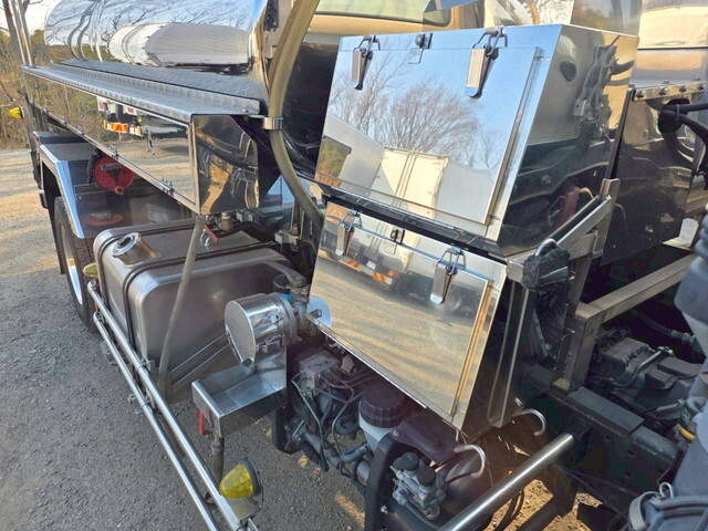 日野レンジャータンク車（タンクローリー）中型（4t）[写真16]