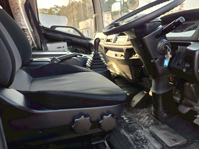 日野レンジャータンク車（タンクローリー）中型（4t）[写真25]