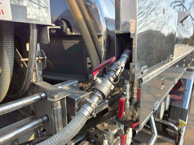 日野レンジャータンク車（タンクローリー）中型（4t）[写真09]