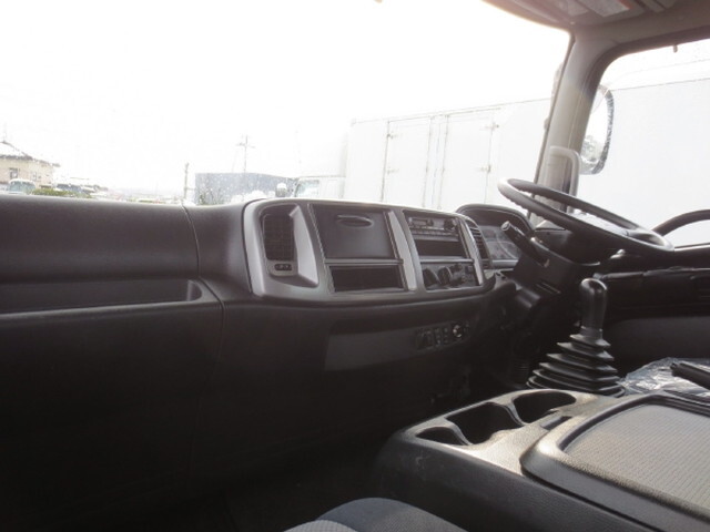 日野レンジャー平ボディ中型（4t）[写真12]