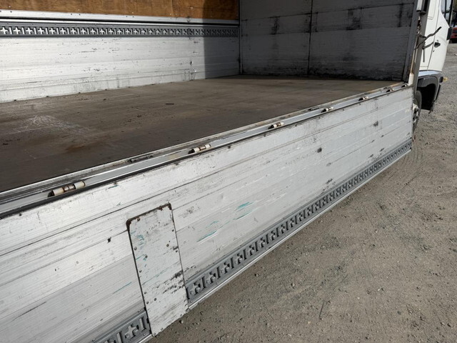 日野レンジャーアルミウイング中型（4t）[写真19]