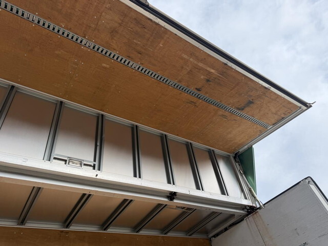 日野レンジャーアルミウイング中型（4t）[写真22]