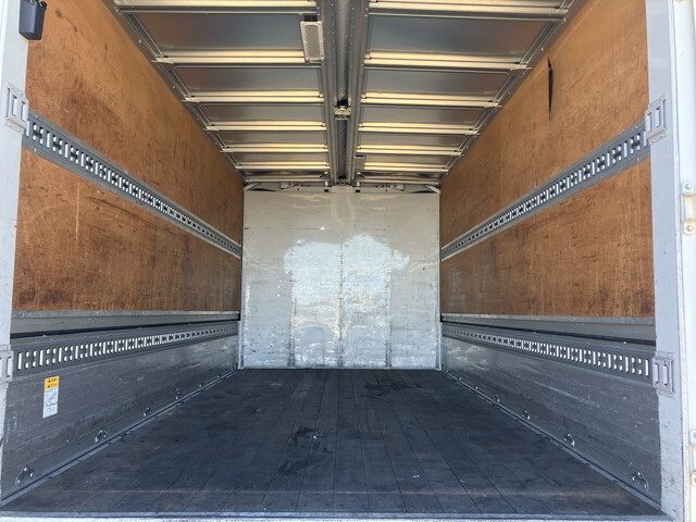 三菱ふそうキャンターアルミウイング小型（2t・3t）[写真12]