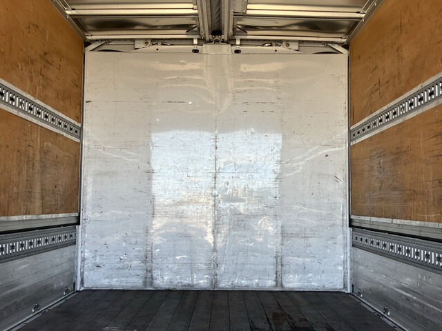 三菱ふそうキャンターアルミウイング小型（2t・3t）[写真17]