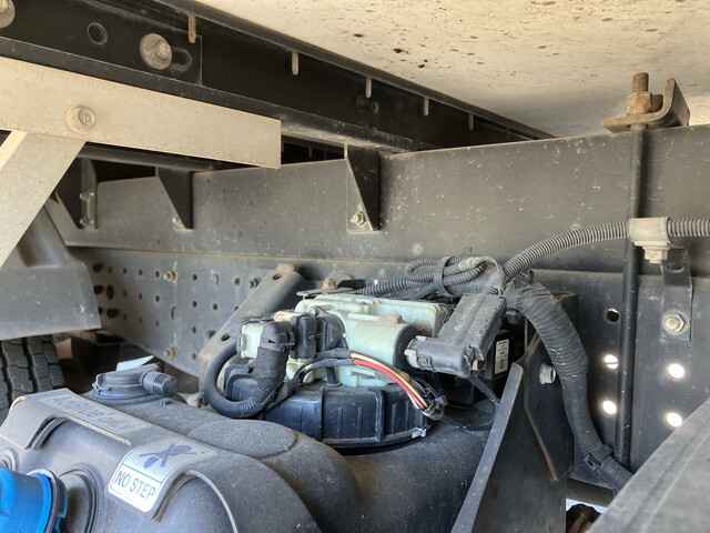 三菱ふそうキャンターアルミウイング小型（2t・3t）[写真23]