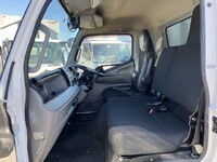 三菱ふそうキャンターアルミウイング小型（2t・3t）[写真32]