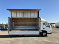 三菱ふそうキャンターアルミウイング小型（2t・3t）[写真09]