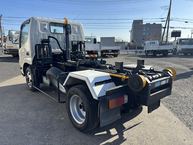 日野デュトロコンテナ専用車小型（2t・3t）[写真02]