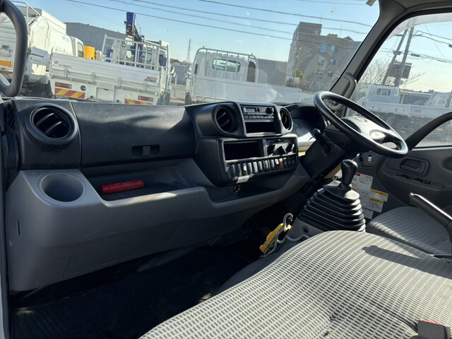 日野デュトロコンテナ専用車小型（2t・3t）[写真29]