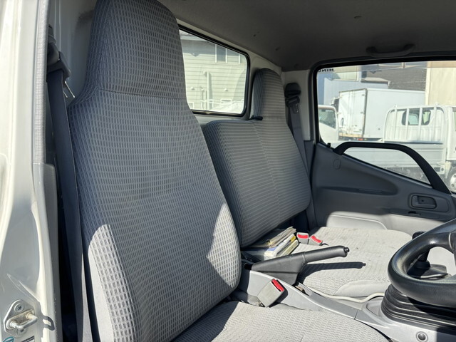 日野デュトロコンテナ専用車小型（2t・3t）[写真33]