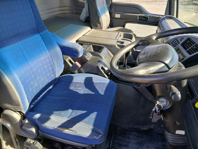 いすゞギガダンプ大型（10t）[写真16]