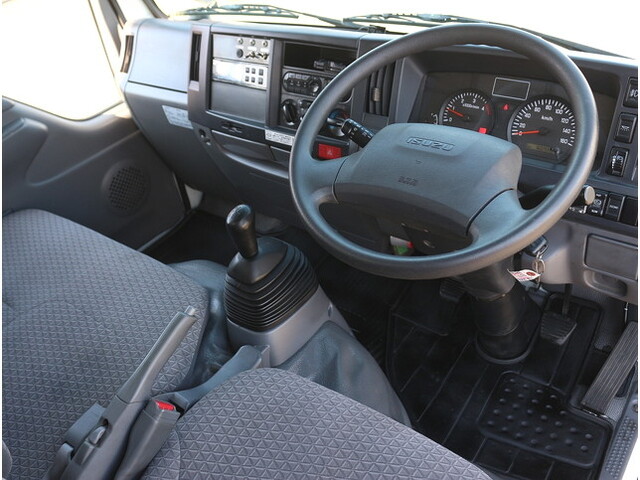 いすゞエルフ冷凍車（冷蔵車）小型（2t・3t）[写真13]