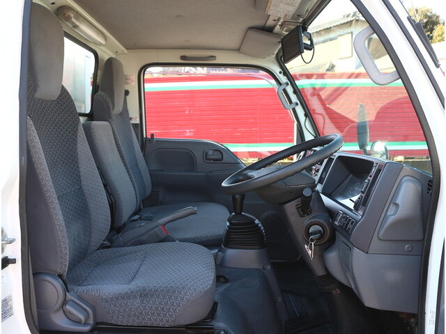 いすゞエルフ冷凍車（冷蔵車）小型（2t・3t）[写真14]