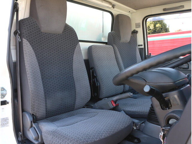 いすゞエルフ冷凍車（冷蔵車）小型（2t・3t）[写真15]