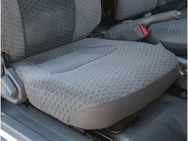 いすゞエルフ冷凍車（冷蔵車）小型（2t・3t）[写真16]